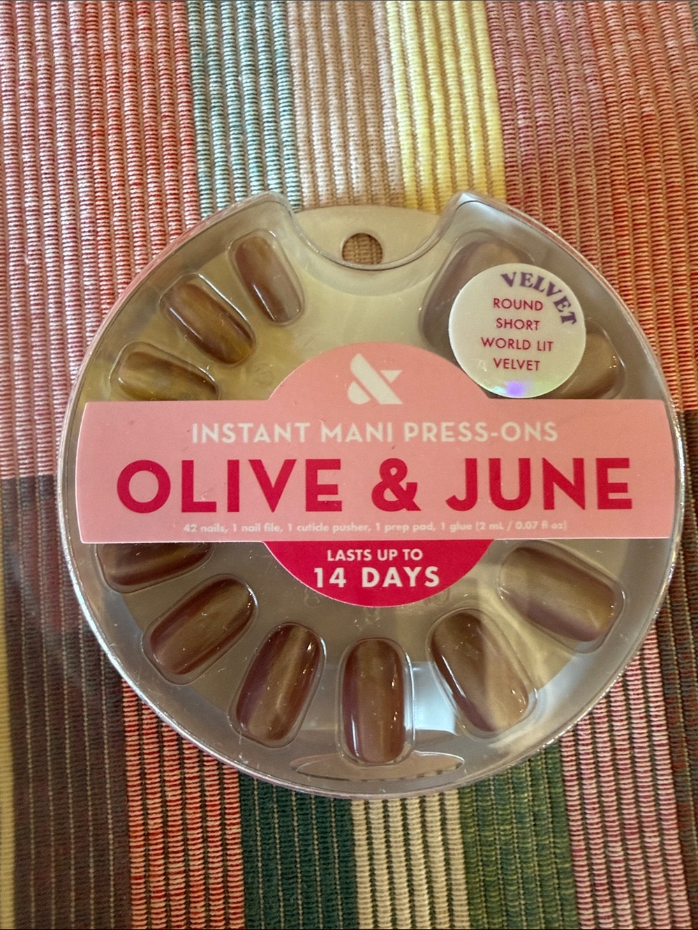 Olive & June Instant Mani Press-Ons in Velvet